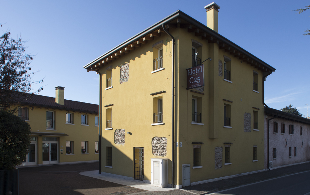 Hotel C25 : struttura
